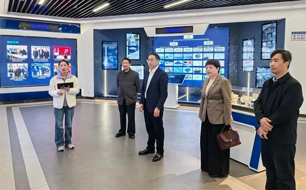 江西理工大学党委书记刘祖文率队调研顶立科技 (2).jpg 江西理工大学党委书记刘祖文率队调研顶立科技 (2).jpg